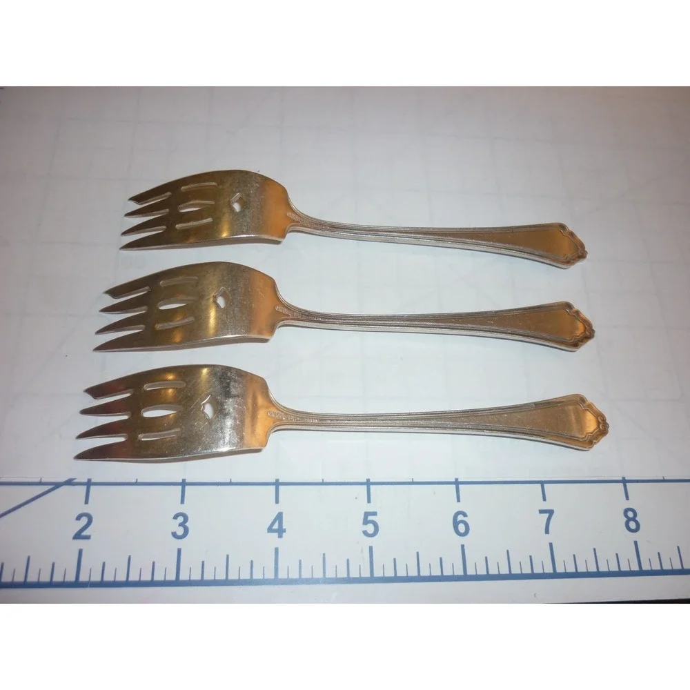 3 GM Co EP‎ Pat. silverplate fork Pastry Antique Monogram Gorham